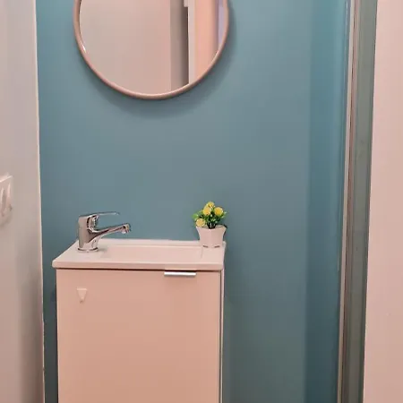 Lp - Planet Apartment